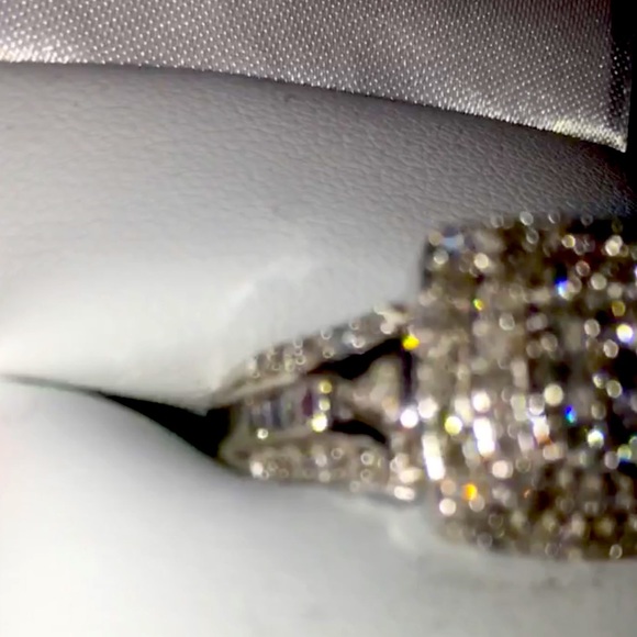 Sold - Picture 5 of 8